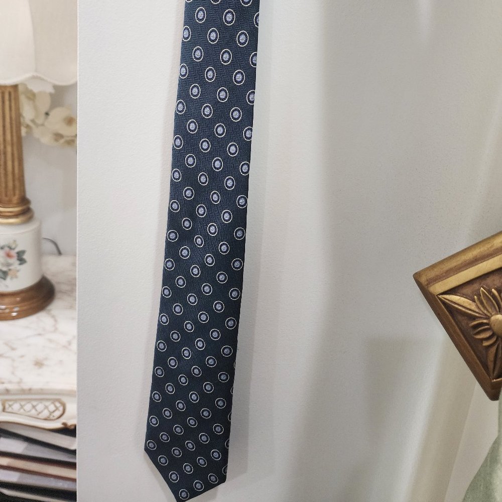 Dress tie